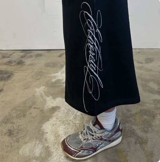 Ethereal Calligraphy Logo 3/4 Sweat Shorts